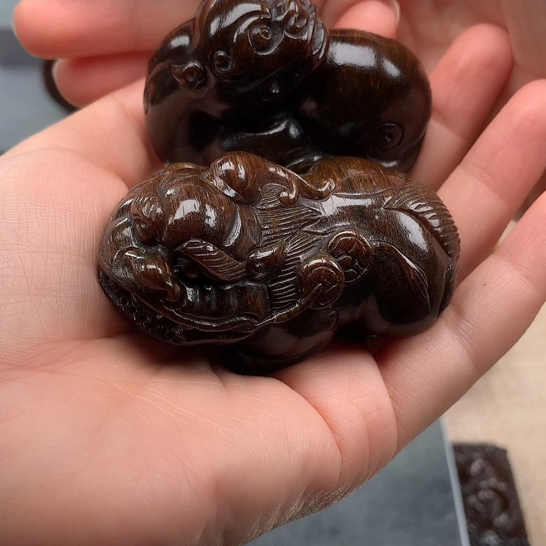 木t****z两只手把貔貅