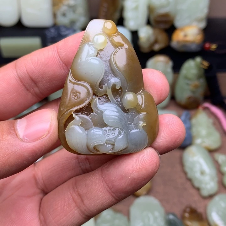 和田玉（糖玉）未镶嵌颈饰