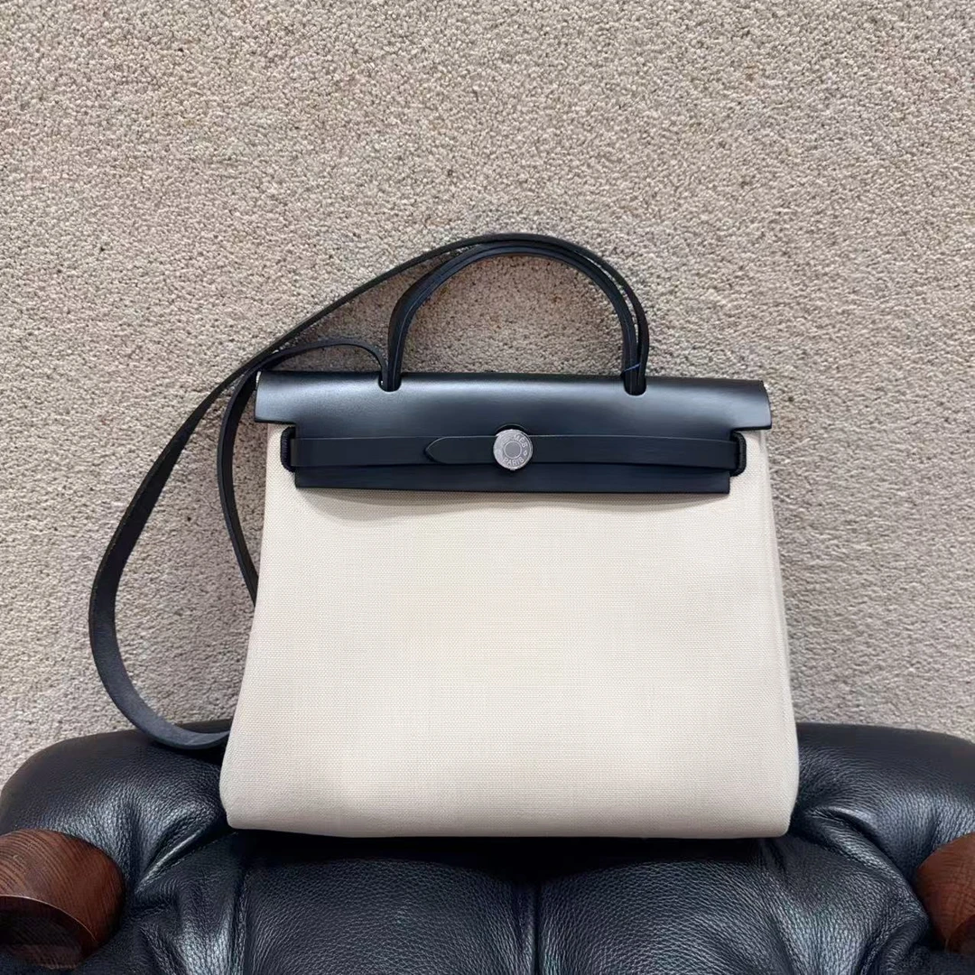 99新 Hermes/爱马仕 Herbag31 风衣灰拼黑色 内缝银扣 U刻！