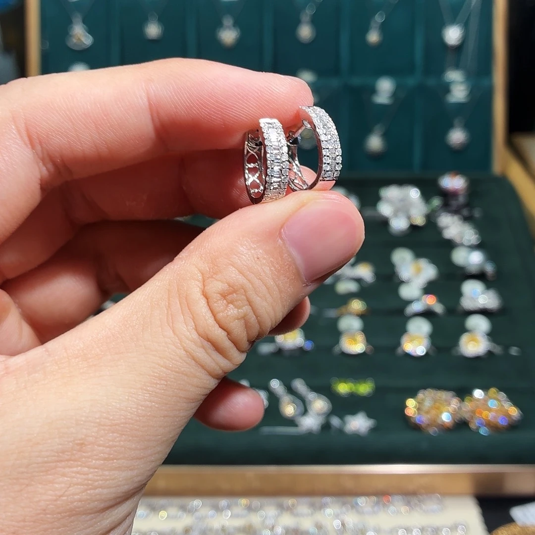 钻石耳饰18K金镶嵌