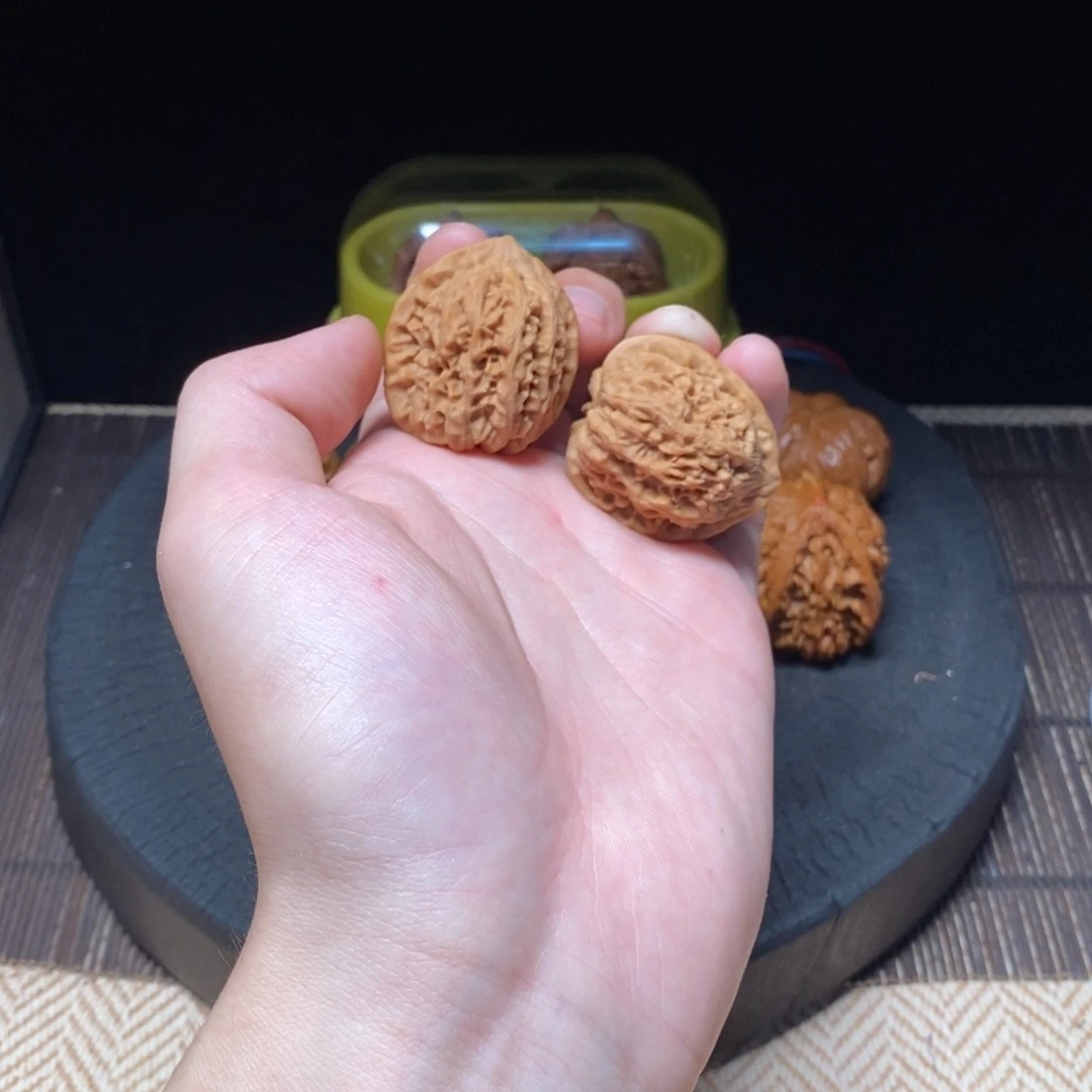 ****鸭核桃等经济林果地的