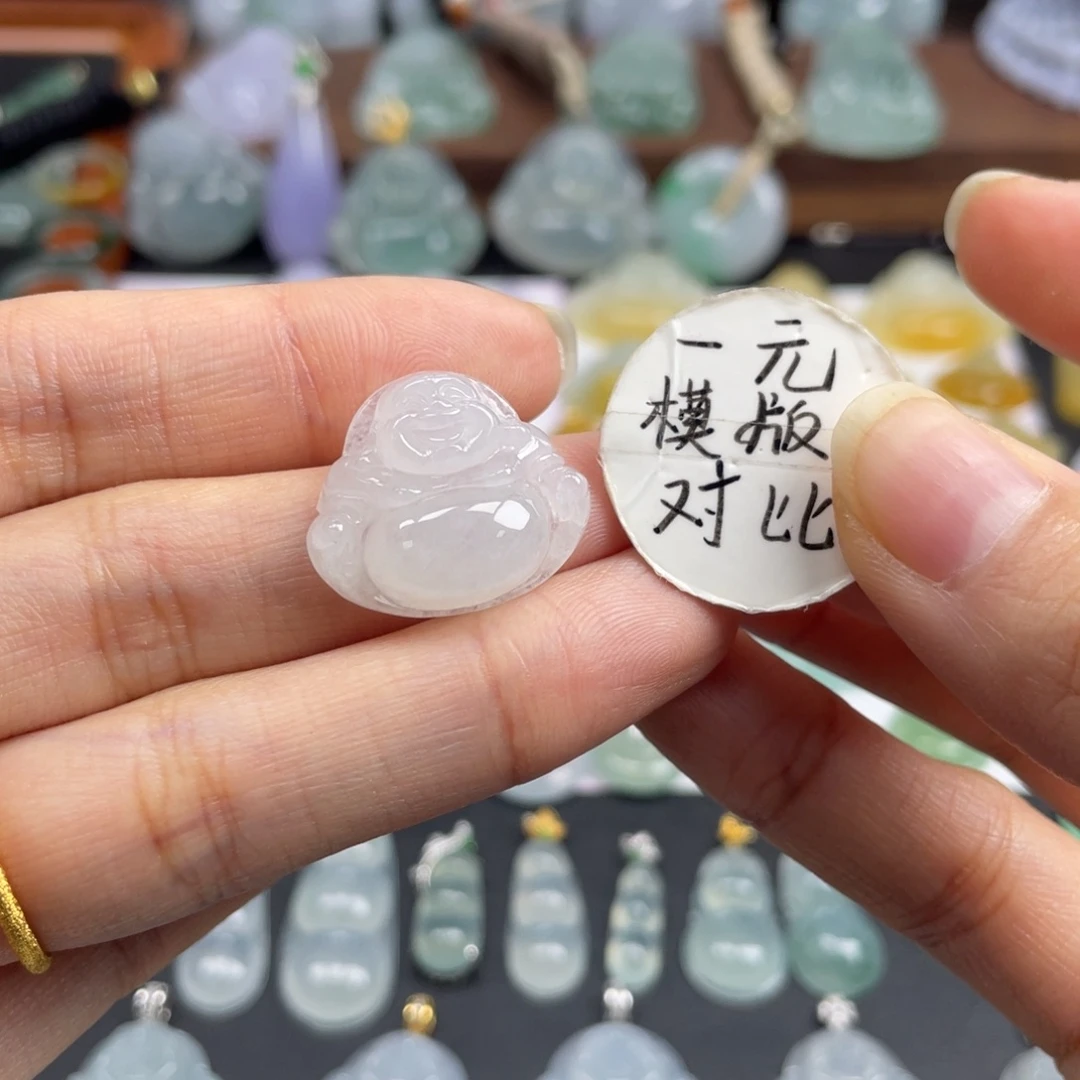 翡翠未镶嵌颈饰佛公