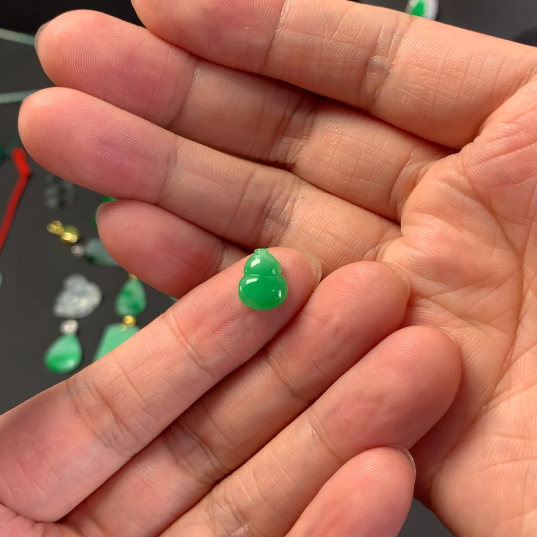 翡翠裸石小葫芦裸石