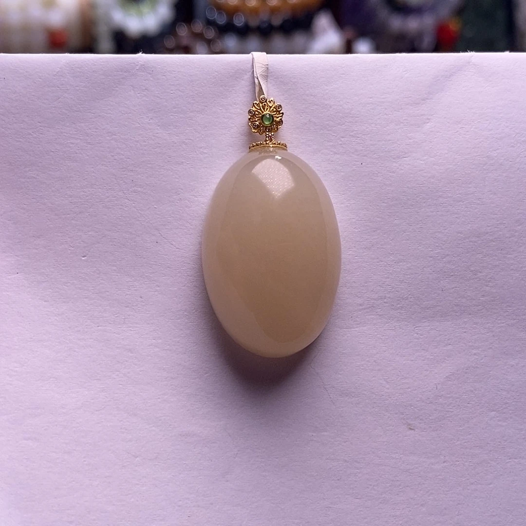 颈饰未镶嵌和田玉收藏级熟藕粉脂膏级老矿料红粉金镶蛋面