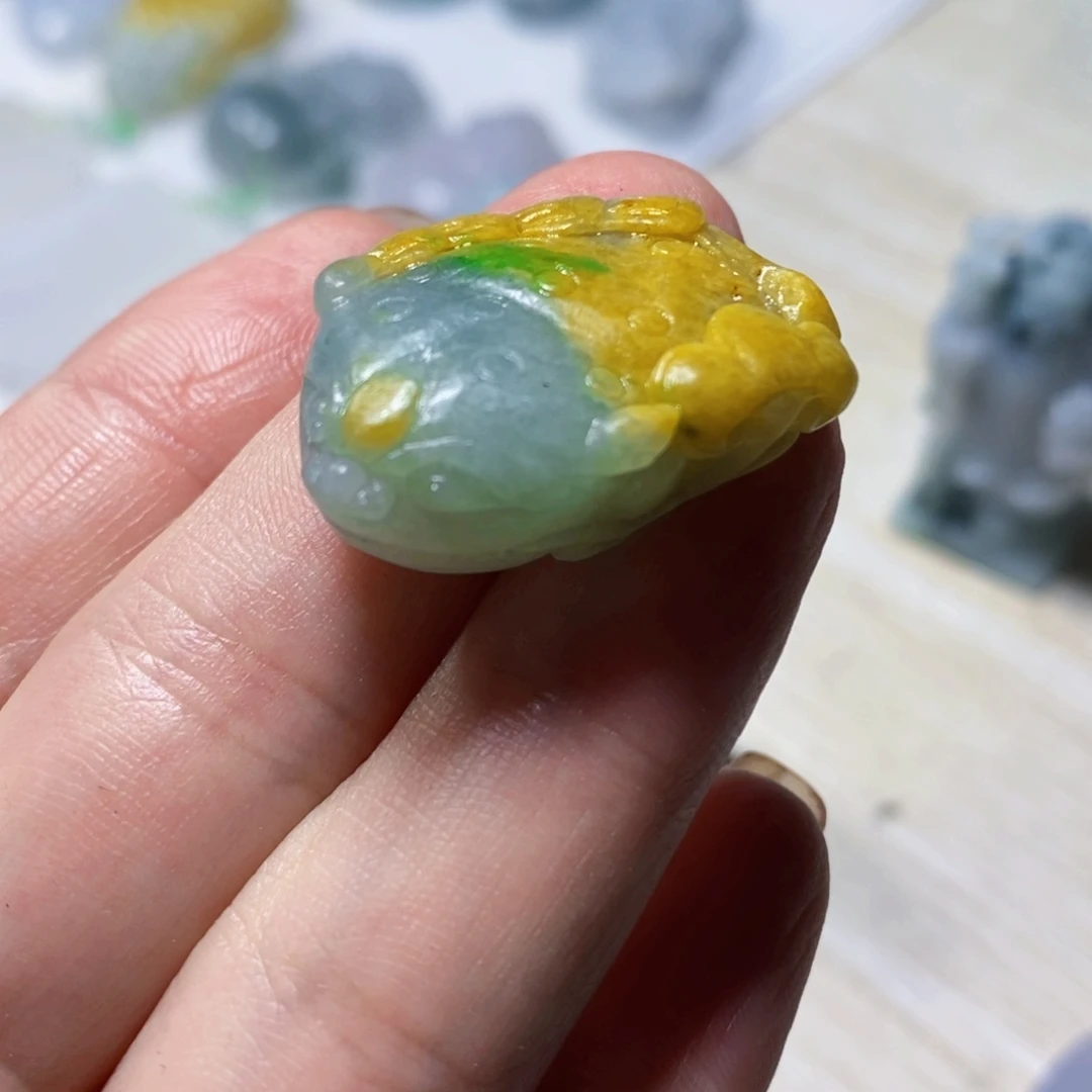 未镶嵌定制翡翠翡翠吊坠