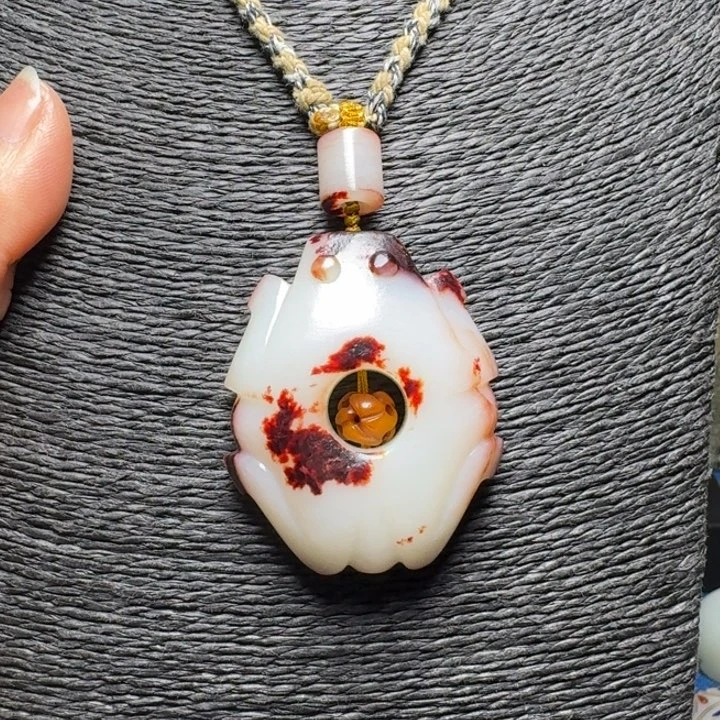 和田玉（糖玉）颈饰未镶嵌