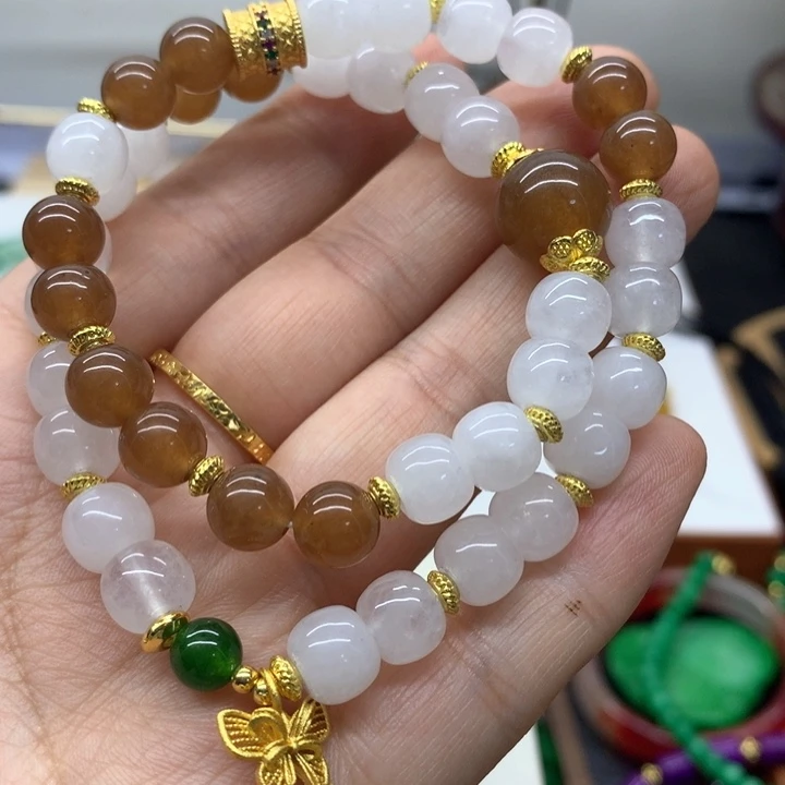 颈饰未镶嵌和田玉吊坠