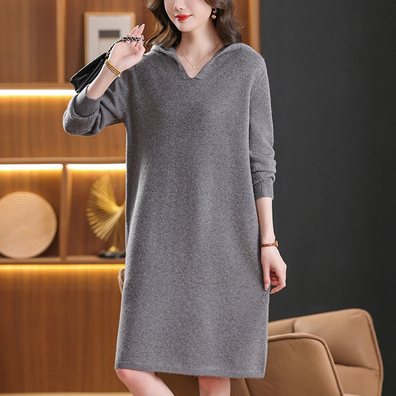 长款连帽针织连衣裙2025新款气质显瘦毛衣裙宽松时尚洋气妈妈裙子