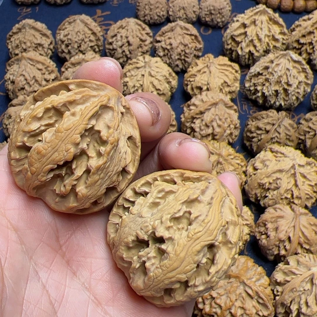 文玩核桃把件秦岭野生植物核桃