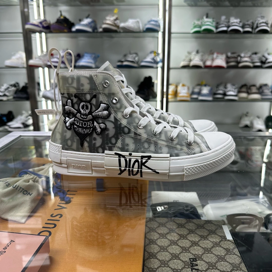 99新 DIOR/迪奥 B23 KAWS 蜜蜂板鞋 尺码/40 YH13247