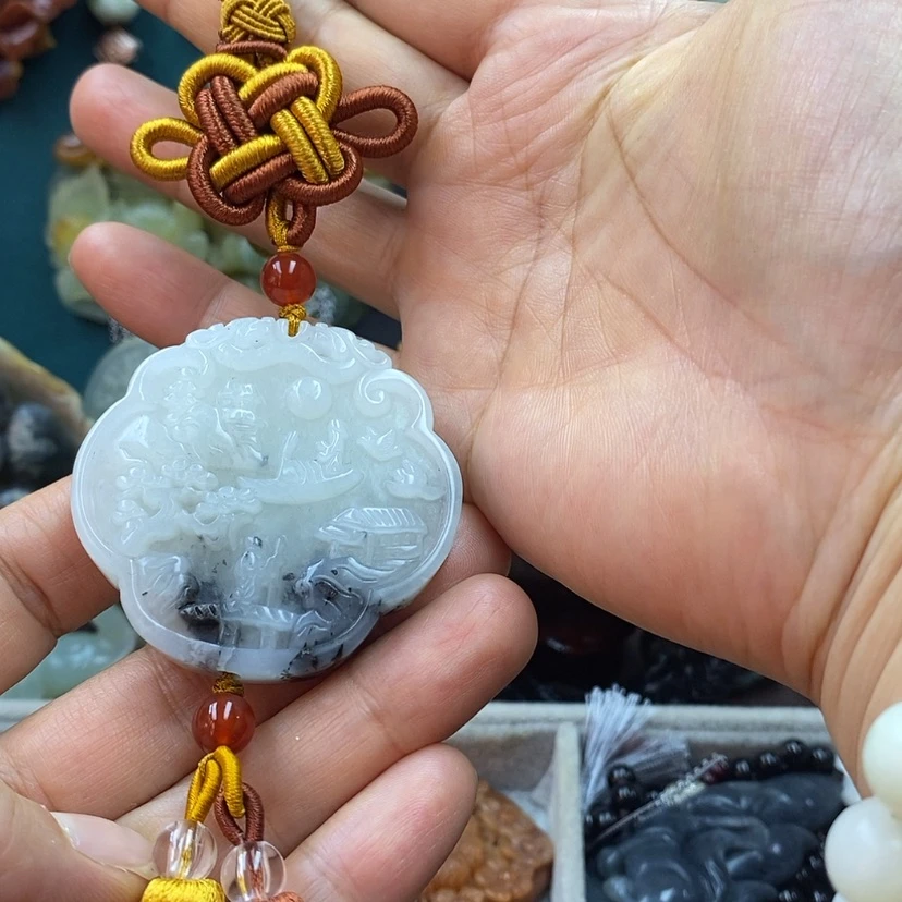 【闪购商品】蛇纹石玉车挂未镶嵌
