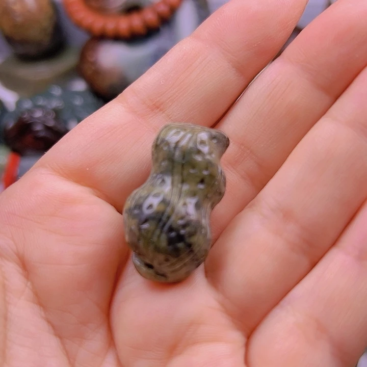 岫岩河磨玉（透闪石质玉）未镶嵌吊坠(不含链)