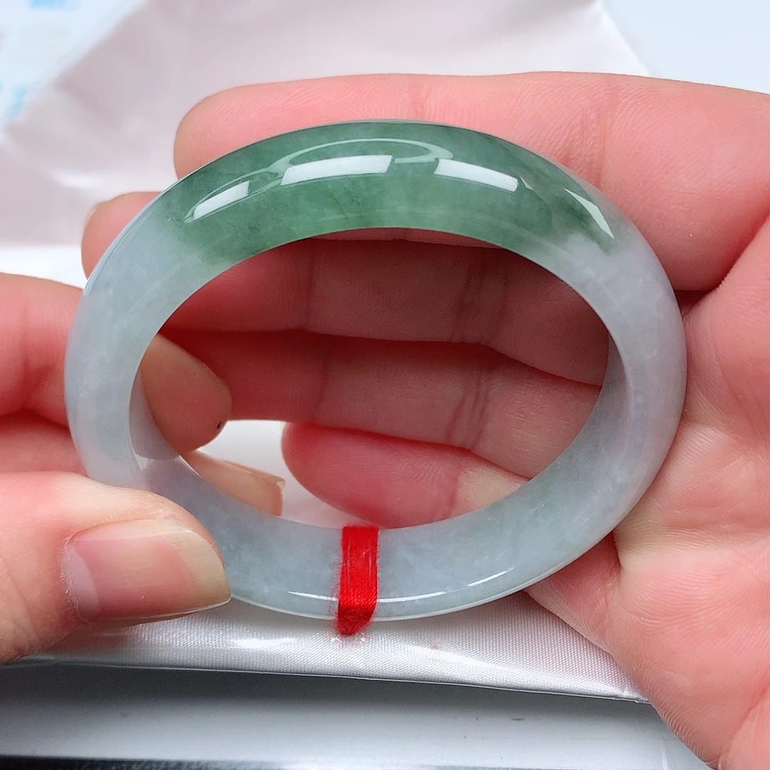 翡翠手镯未镶嵌天然