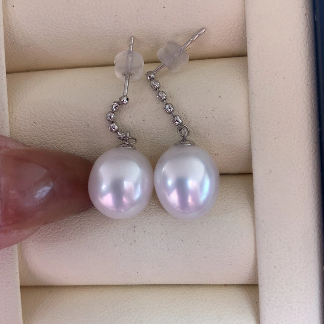 18K金镶嵌海水珍珠耳饰