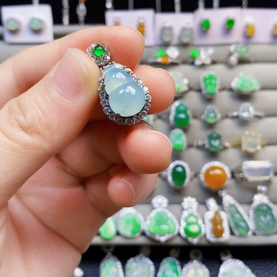 翡翠银S925镶嵌颈饰葫芦