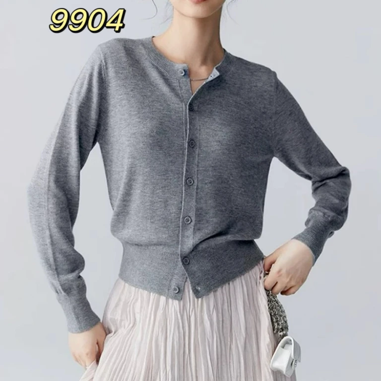 9904（部分无水洗唛，介意慎拍）CHUXUN新款针织衫