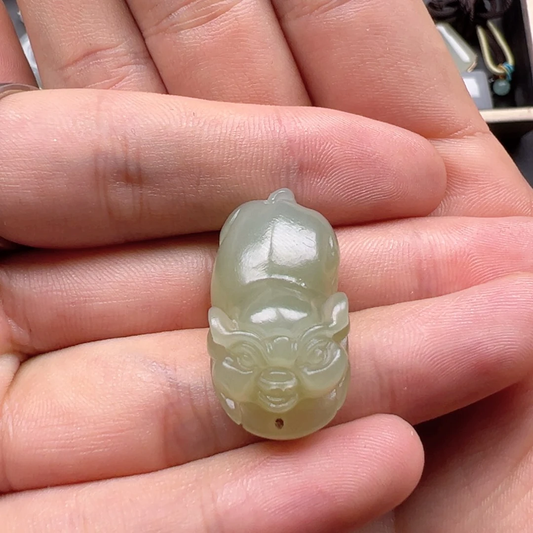 和田玉颈饰未镶嵌多样性拍一发一生肖猪