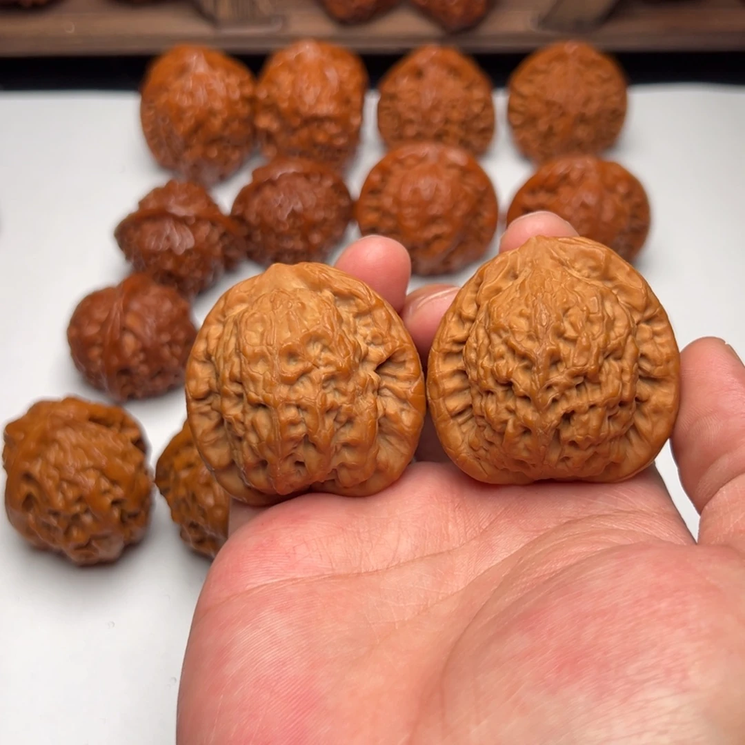 文玩核桃吊坠金公子