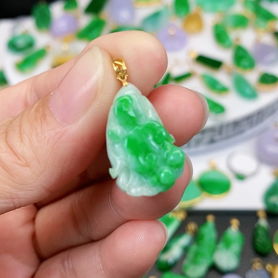翡翠吊坠(不含链)18K金镶嵌