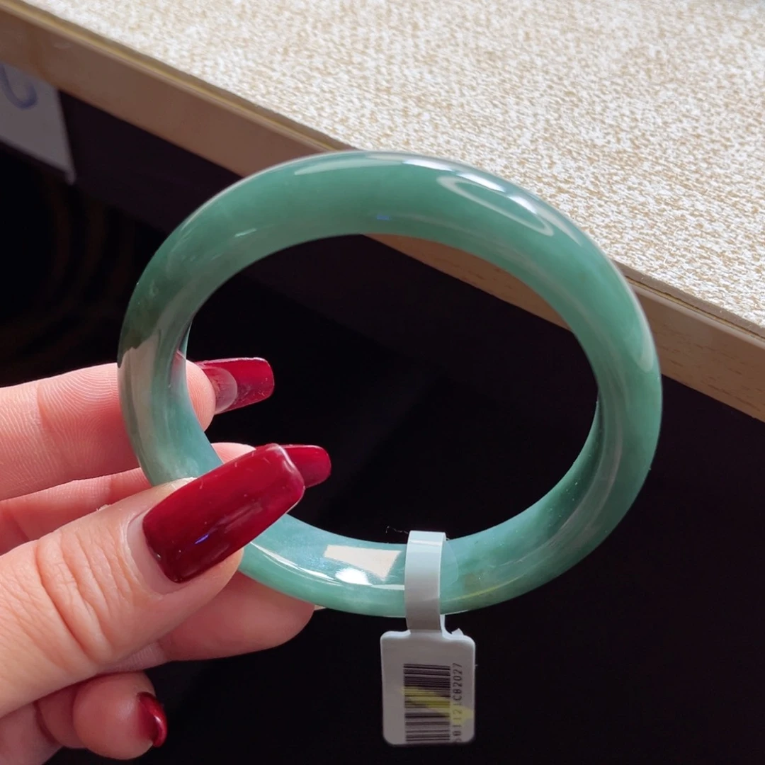 翡翠手镯未镶嵌手镯