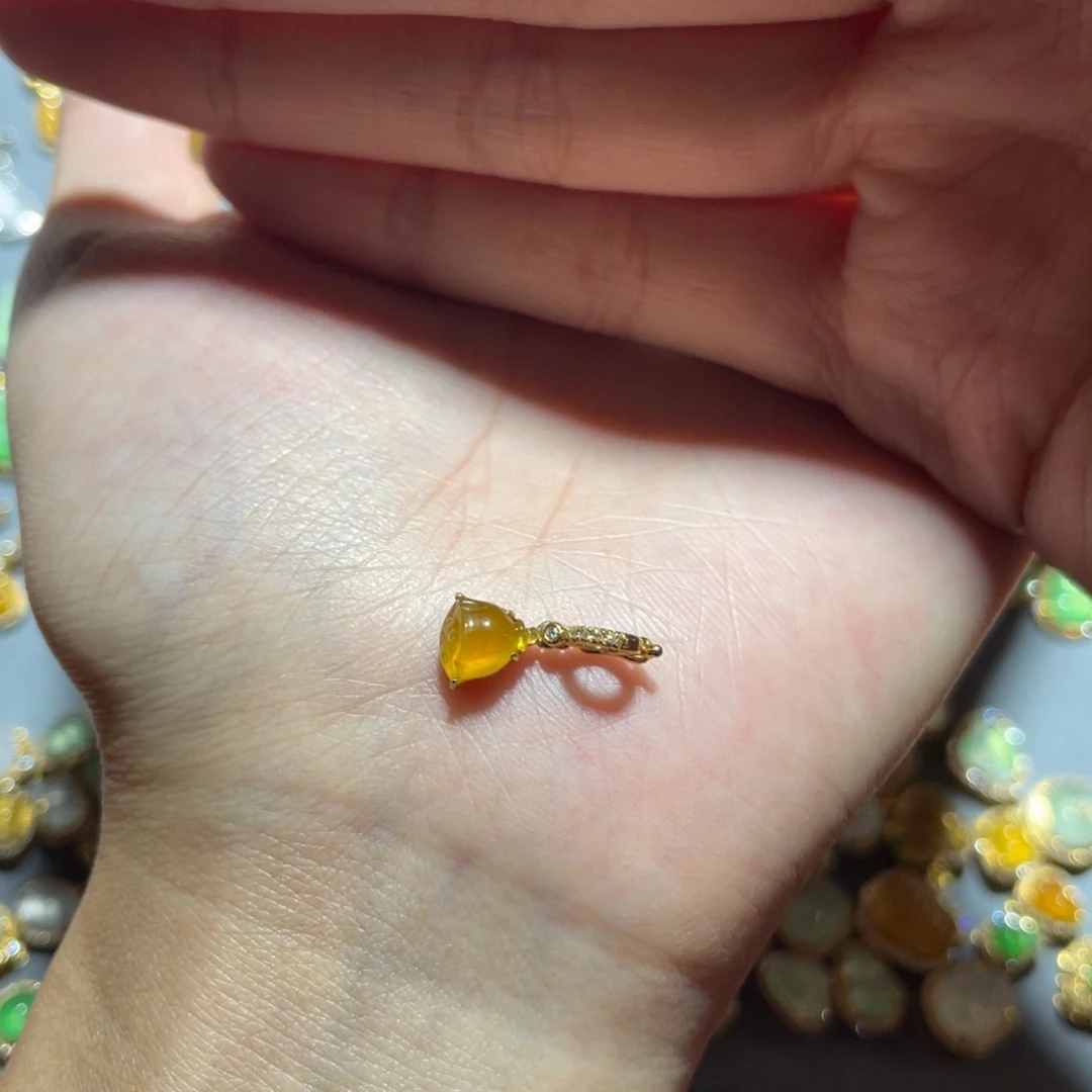 吊坠(不含链)18K金镶嵌翡翠