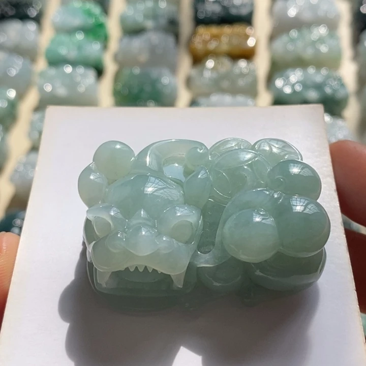 翡翠颈饰未镶嵌天然翡翠貔貅吊坠