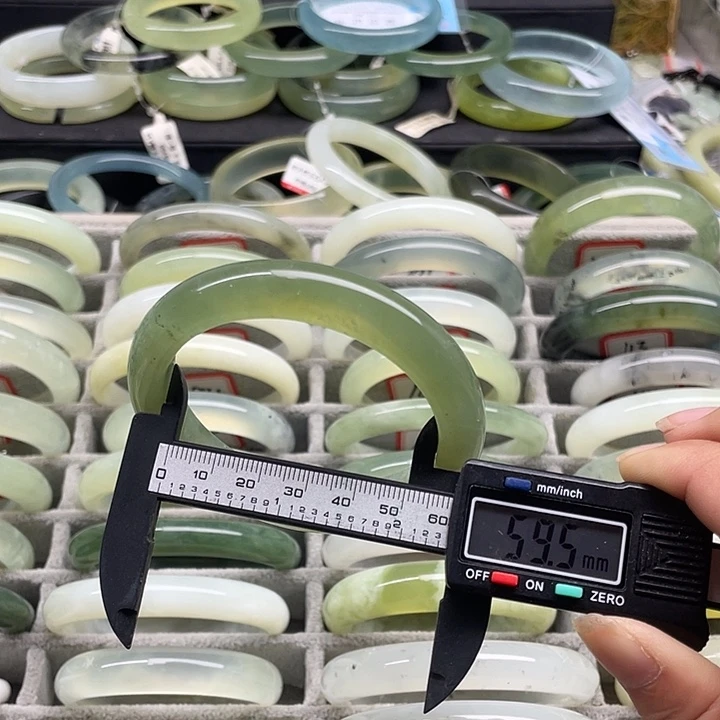 未镶嵌蛇纹石玉手镯120