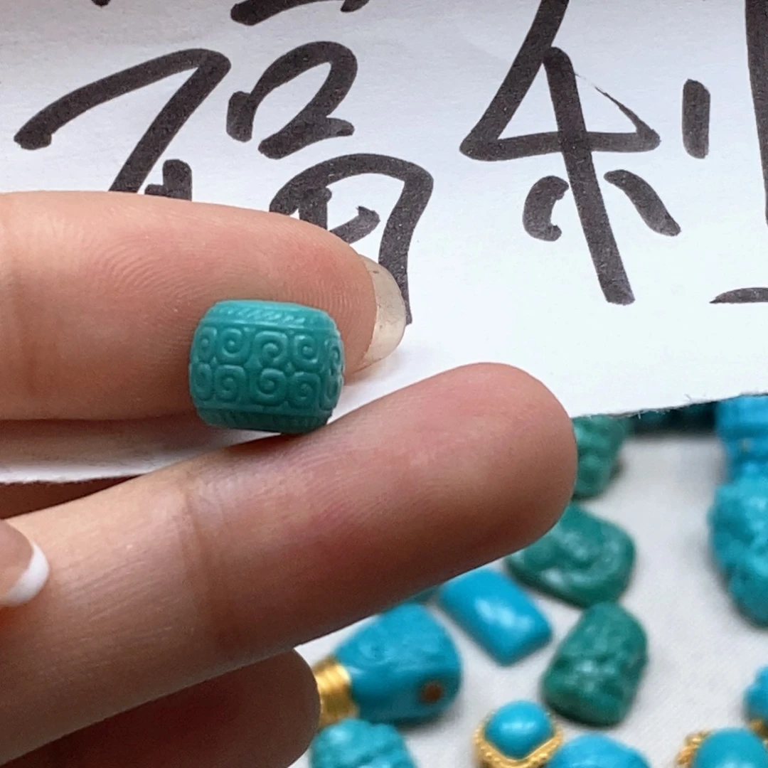绿松石未镶嵌颈饰