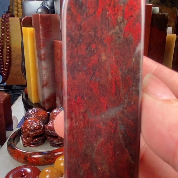 玉桂林鸡血红玉印