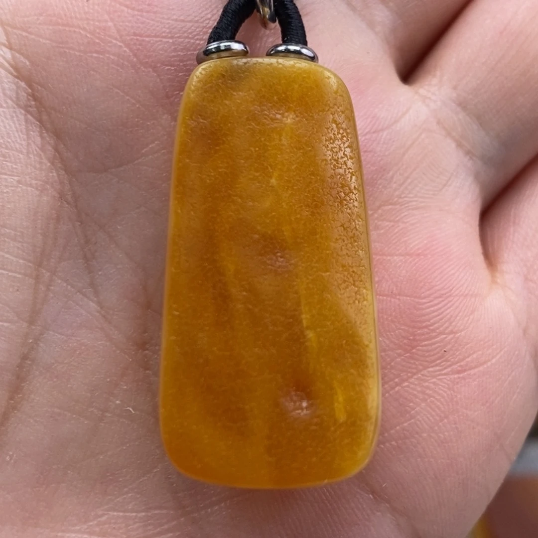 琥珀吊坠(赠链)未镶嵌