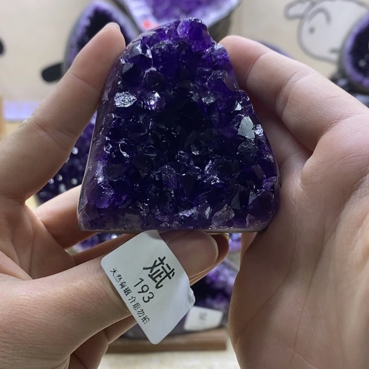 『***』紫晶未镶嵌大型摆件（非配饰）