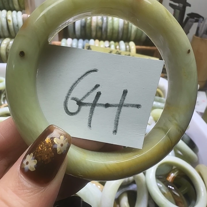 透闪石-蛇纹石玉未镶嵌手镯