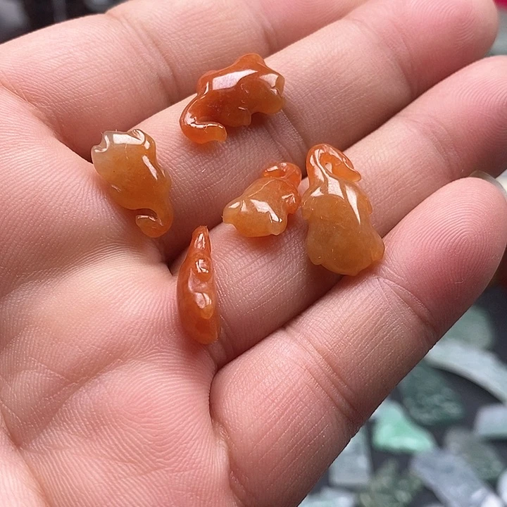 吊坠(不含链)未镶嵌翡翠一个50