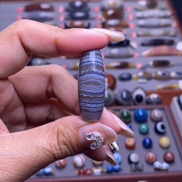 钟***祥玛瑙/玉髓未镶嵌颈饰