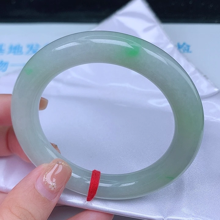 翡翠手镯（圆镯）未镶嵌天然