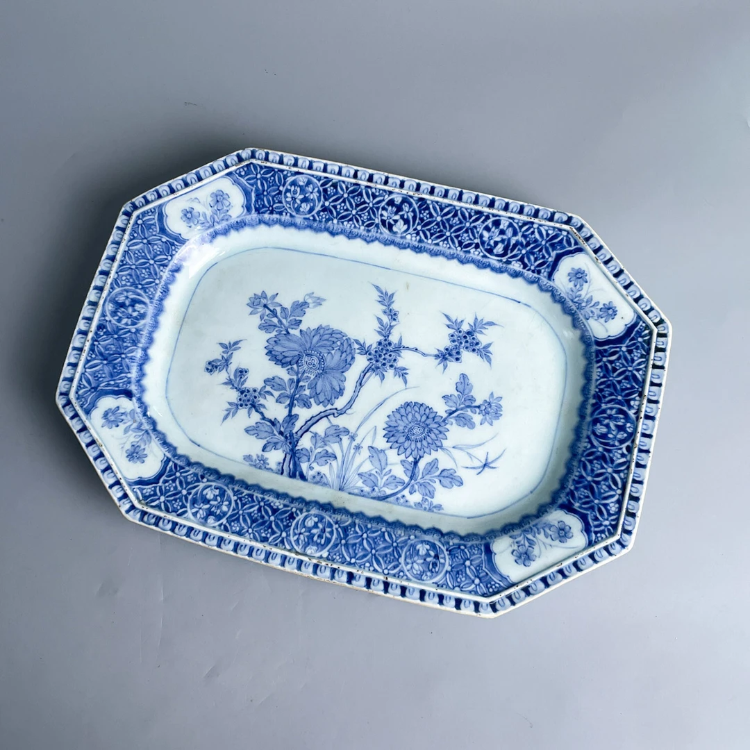 M25FL000E89 - 清雍正青花淡描四方花卉盘