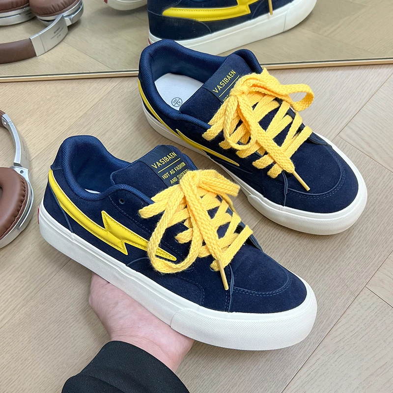 男鞋子2025秋冬新款网红面包鞋男生小众设计港风休闲痞帅板鞋男款