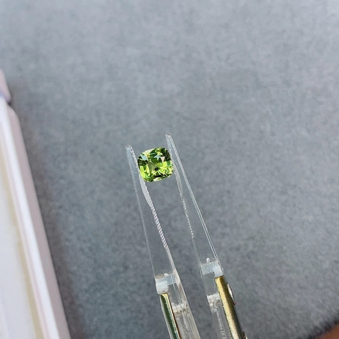 裸石金绿宝石1.05ct
