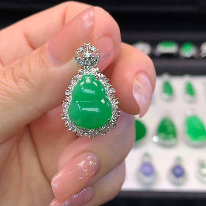 翡翠吊坠(不含链)18K金镶嵌