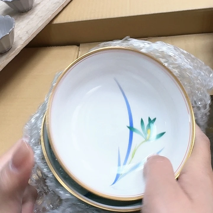 净*瓷器。 瓷器。