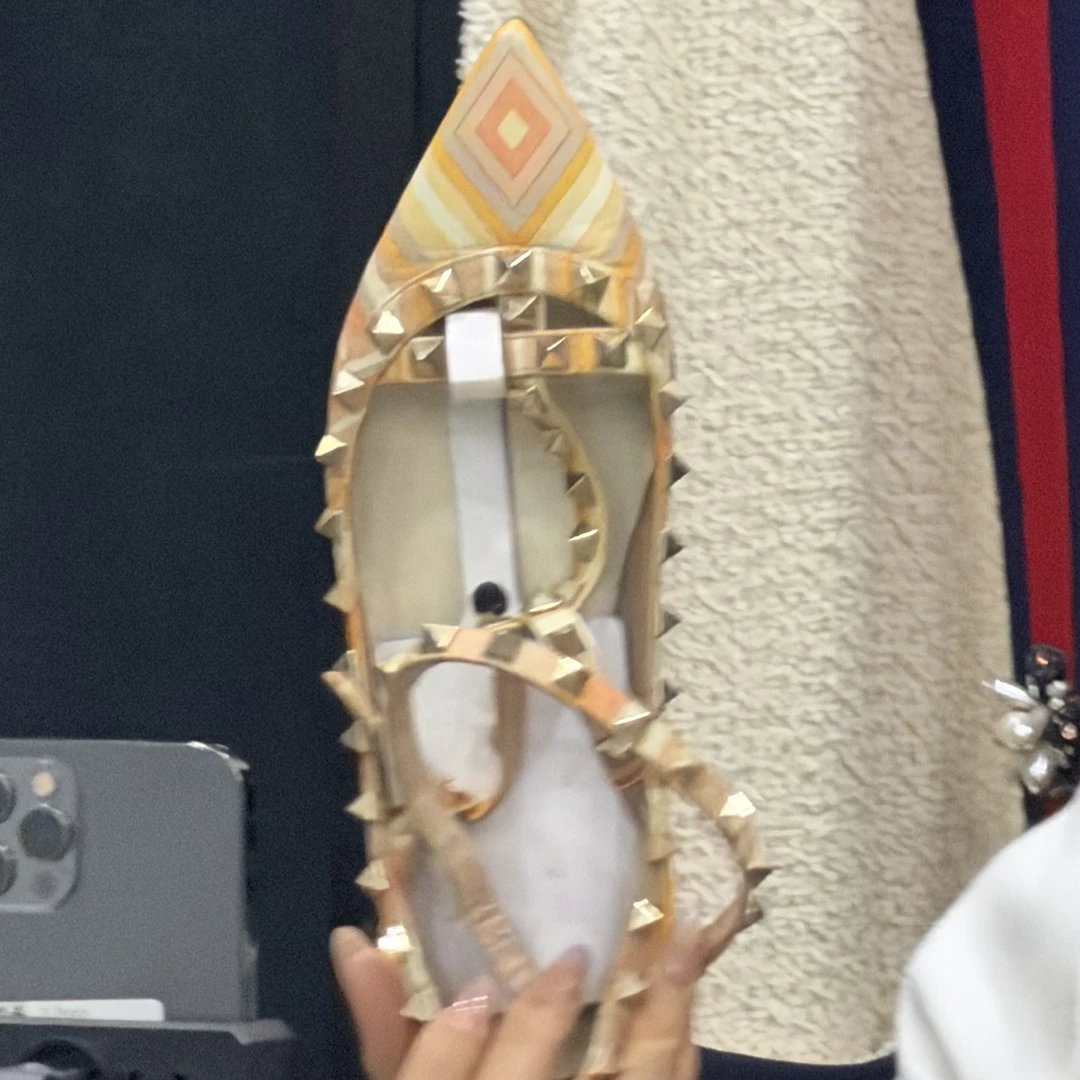 95新 Alexander McQueen/亚历山大·麦昆 华伦天奴平底鞋不退换
