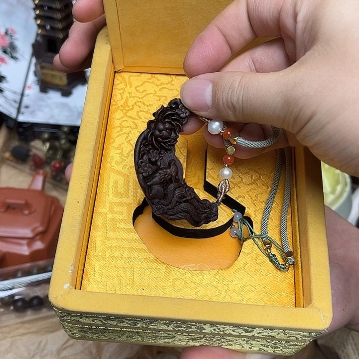 大叶紫檀（黑酸枝木类）