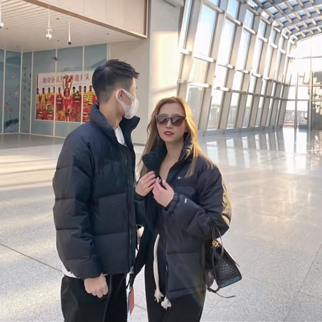 三角标派克款黑红不带毛领～男女同款潮牌帽子可拆短款保暖外套