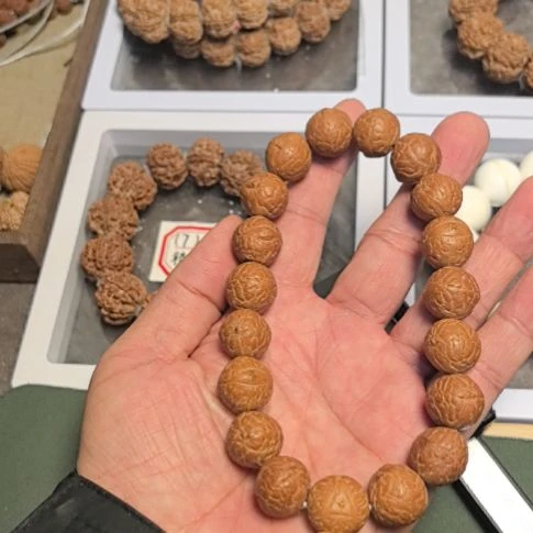 凤眼菩提把件凤眼菩提手把件，16左右尺寸，精挑细选