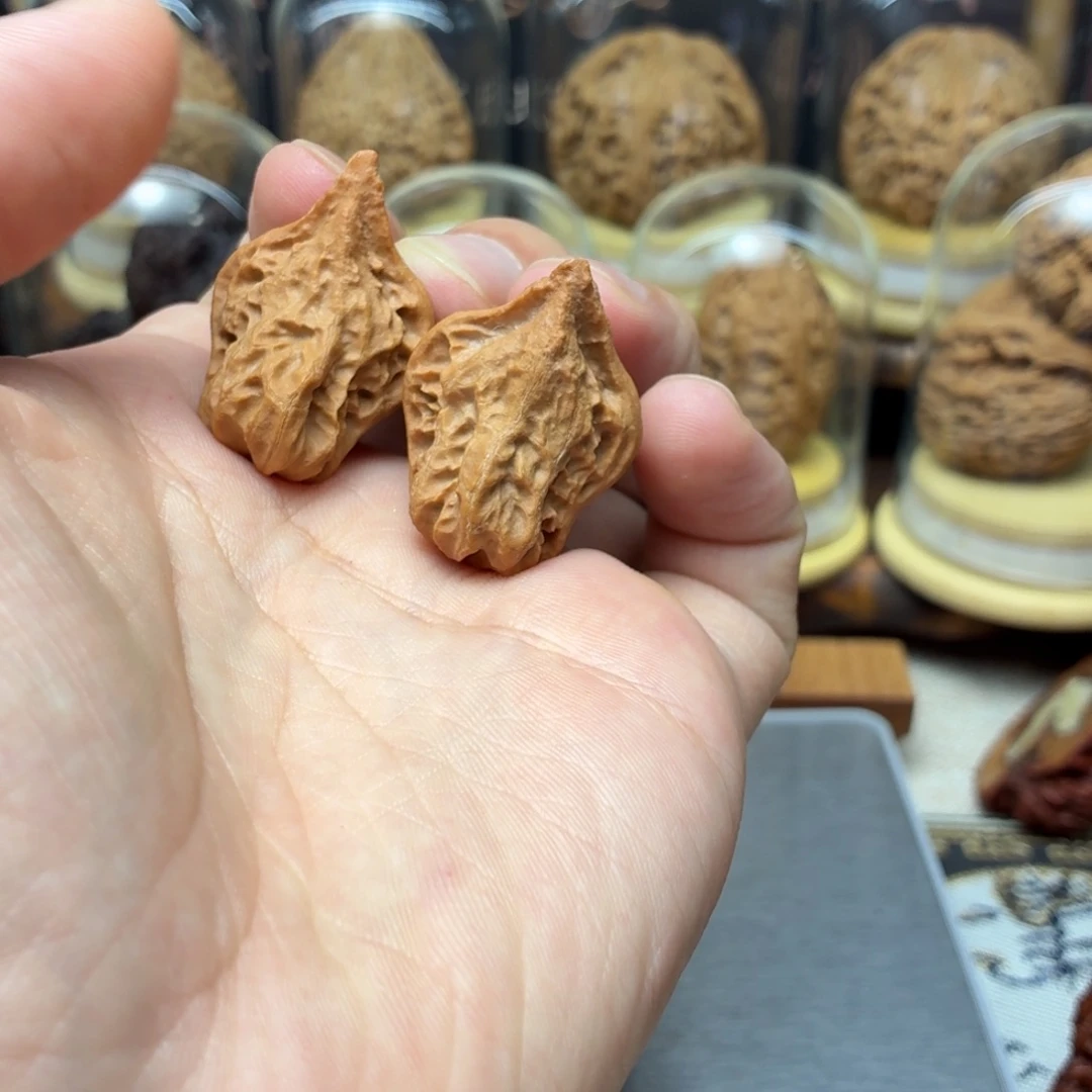 文玩核桃吊坠小鸟