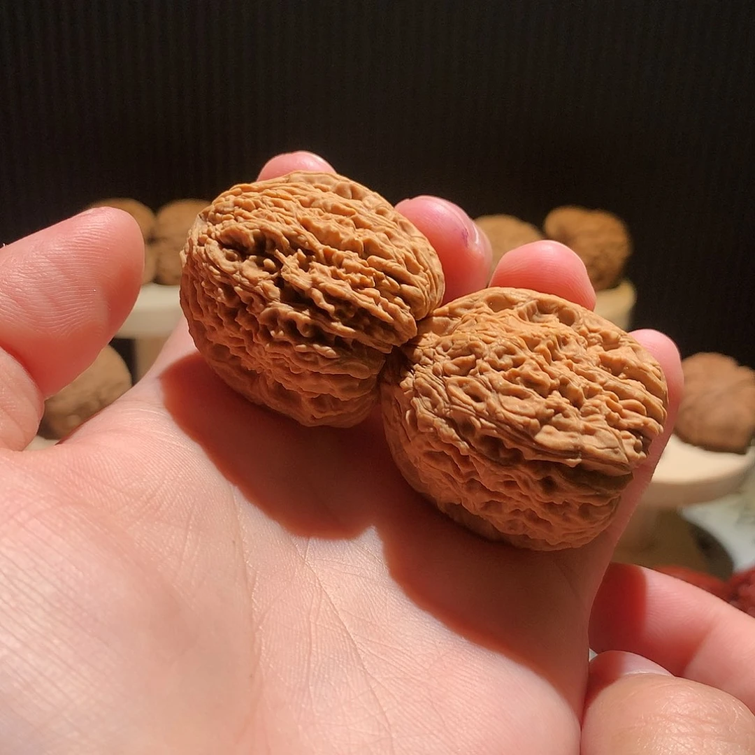 文玩核桃把件奥****凡南疆