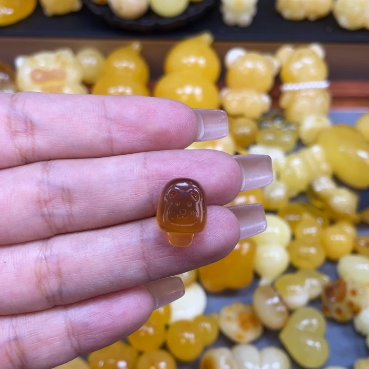 琥珀未镶嵌珠宝奇石