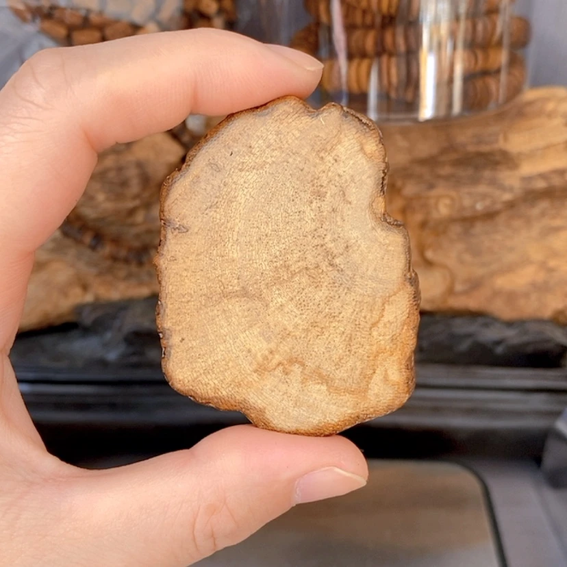 【闪购商品】沉香沉香碎屑柬埔寨老料9.8克