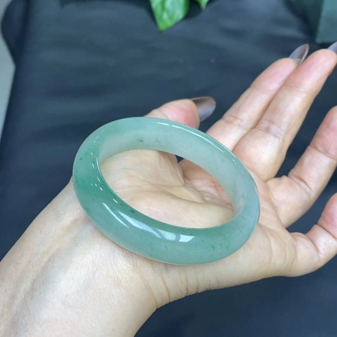 东陵石未镶嵌手镯