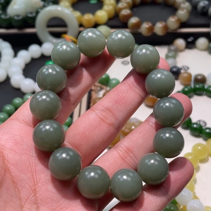 和田玉未镶嵌手串